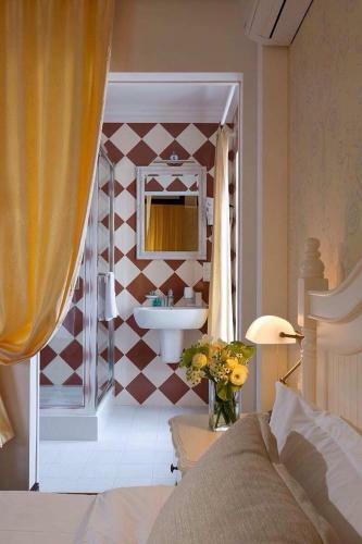 de Gaulle Boutique Hotel
