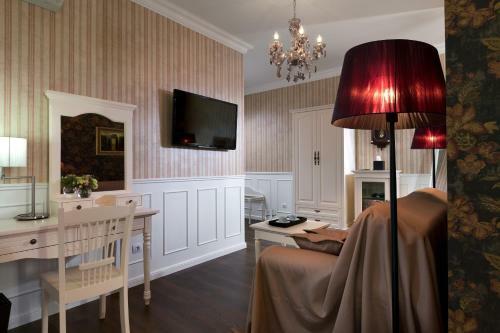 de Gaulle Boutique Hotel