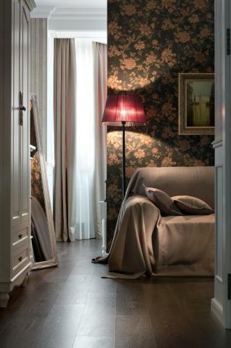de Gaulle Boutique Hotel