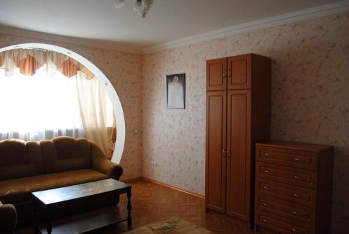 Apartment On Dmytrivska Street 2