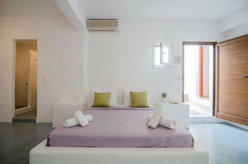 George & Irene Hotel
