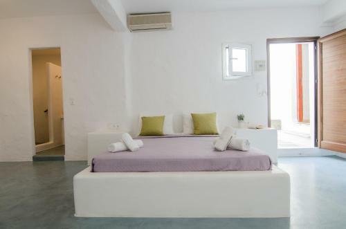 George & Irene Hotel