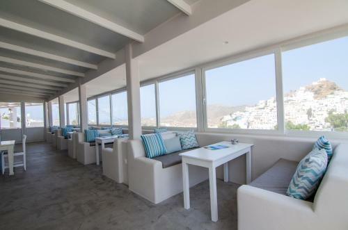 George & Irene Hotel