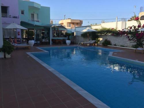 Mari Apartments