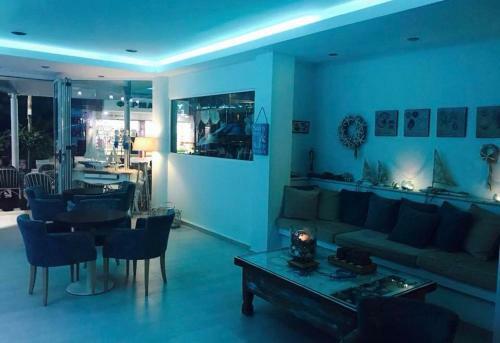 Mari Apartments