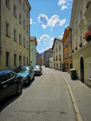 Deluxe Old Town Apartment