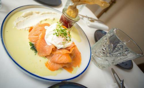 Bed & Breakfast Cafe-restaurant Leo