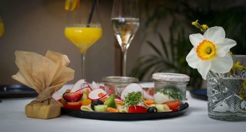 Bed & Breakfast Cafe-restaurant Leo