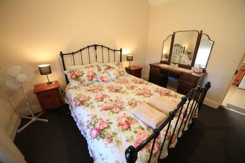 Miss Mabel Cottage