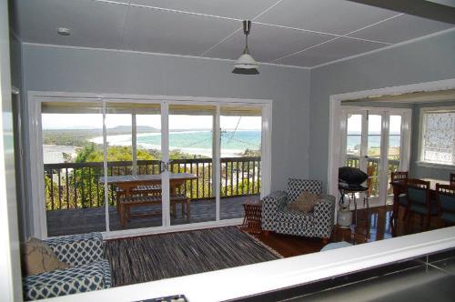 Awesome View, 4 View Street