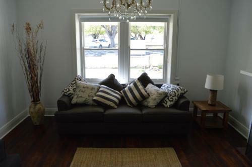 Two Cow Cottage Bed & Breakfast