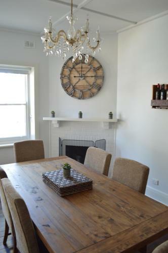Two Cow Cottage Bed & Breakfast