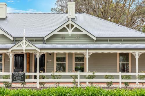 Grandview Accommodation - The Flaxley Apartments