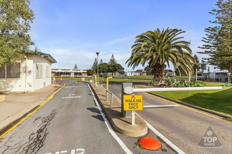 Moana Beach Tourist Park