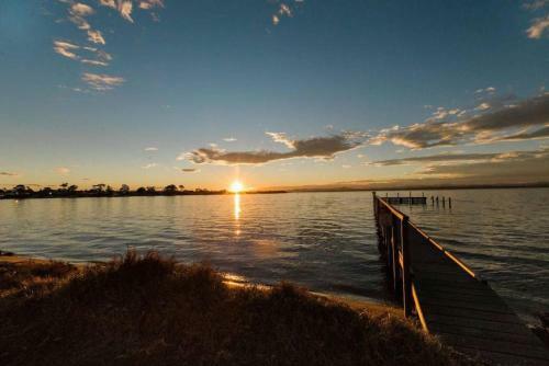 Jetty Views - Water Views On Raymond Island