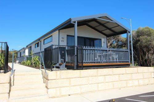Riverside Cabin Park