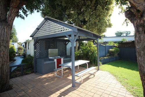 Riverside Cabin Park