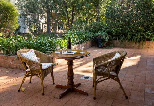 Hostal Wine Country Drive Guest House
