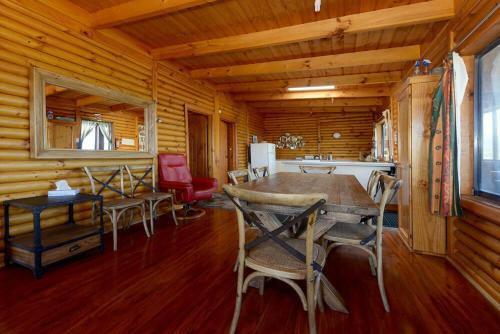 Cloudy Bay Cabin