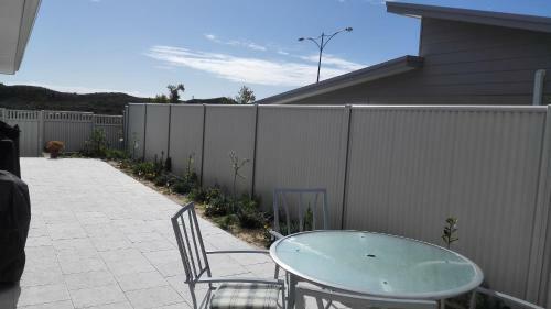 Villa Alkimos Beach Cottage
