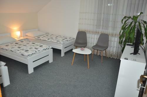 Hostal Guesthouse Denis