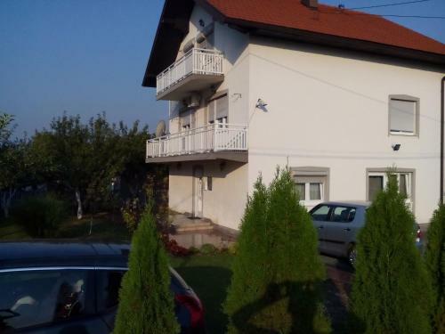Hostal Guesthouse Denis