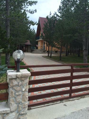Vikendica Borna