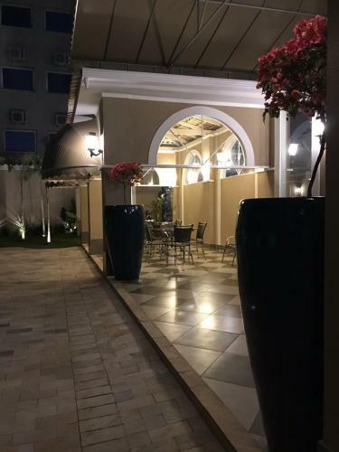 Hotel Oeste Plaza