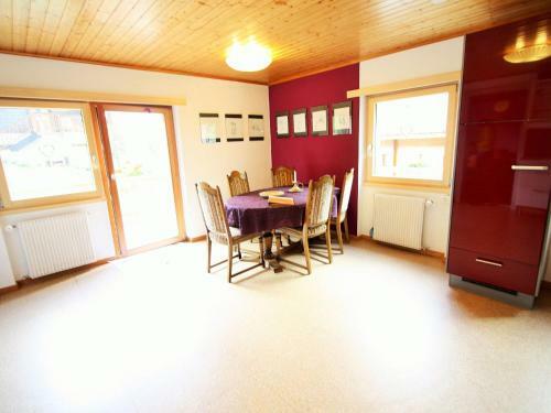 Spacious Apartment In Mehlbaum With Mountain View
