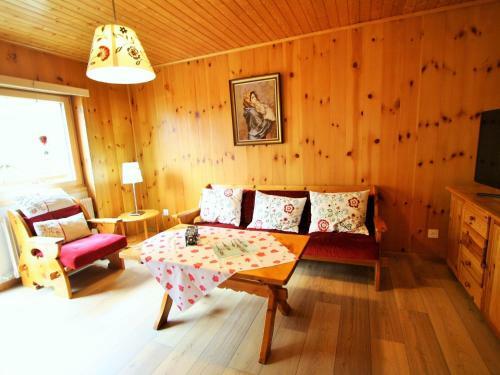 Spacious Apartment In Mehlbaum With Mountain View