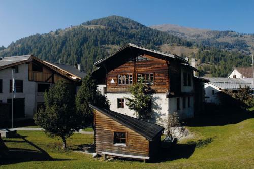 Sta-maria Youth Hostel