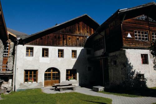 Sta-maria Youth Hostel