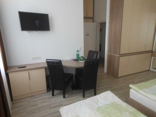 Hostal Hotel Garni Neud�rfl