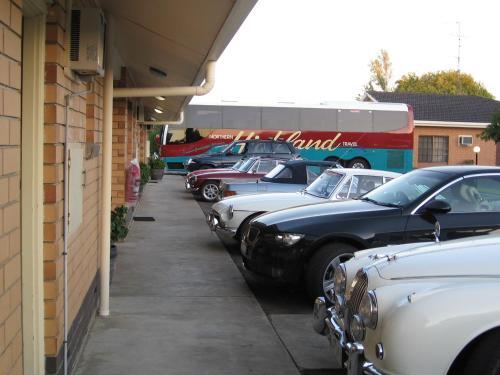 Bordertown Dukes Motorinn