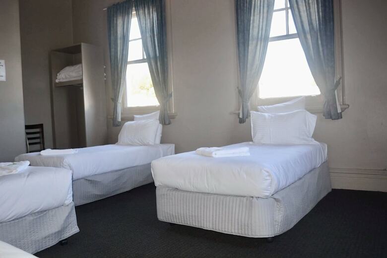 Commercial Hotel Motel Lithgow