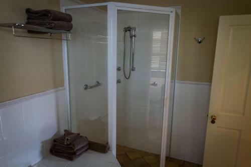 Tizzana Winery Bed And Breakfast