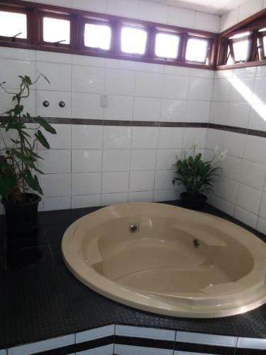 Hostal Residencial E Pousada 663