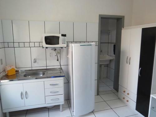 Hostal Residencial E Pousada 663