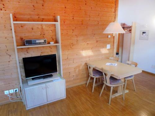 Apartment Wohnung Violett