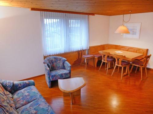Apartment Wohnung Gelb