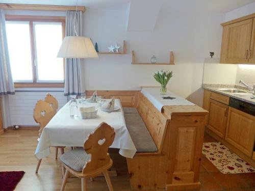 Apartment Chesa Vadret Surlej