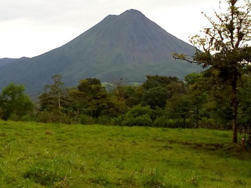 Caba�a Arenal View #3