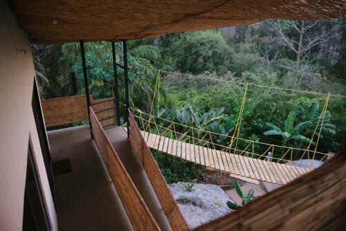 Tarzan Jungle Home Honeymoon Treehouse