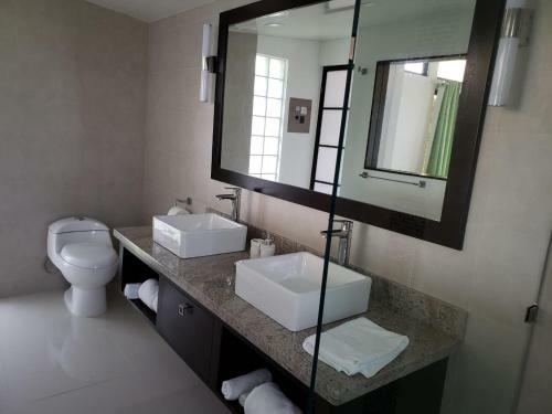 Hotel Laguna Arenal