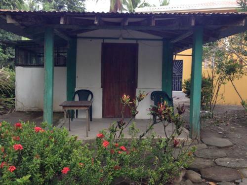 Hotel Cabinas Sol Y Mar