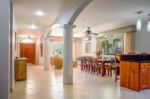 Large Beach House With Rooftop Ocean View Pool!!