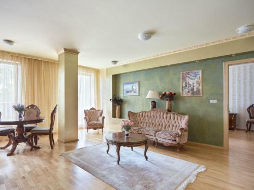 Lira 3 Apartments