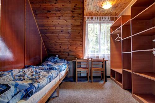 Hostal Chata Z�ti?�