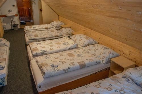 Hostal Chata Z�ti?�