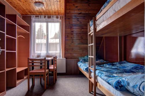 Hostal Chata Z�ti?�